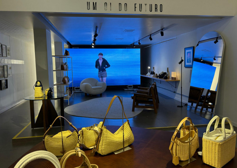 Terceiro andar da Magnabosco recebe a coleção da grife de luxo Prada para venda em dois dias