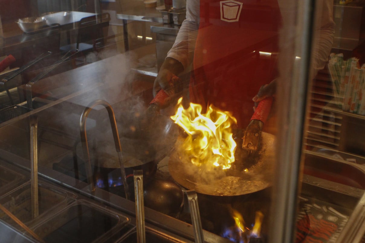 Os pratos buscam trazer o sabor da gastronomia tailandesa, afinados com o paladar brasileiro | BRENO BAUER/JC