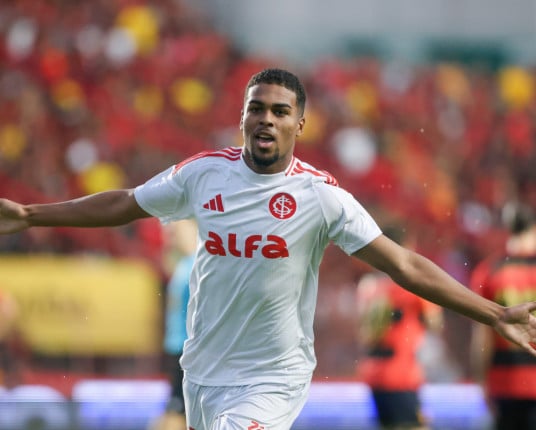 Feliz no Inter, Gustavo Prado diz não ter pressa em deixar o clube