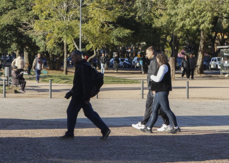 A terça marca o retorno do sol entre muitas nuvens, com mínima de 8°C e máxima de apenas 14°C