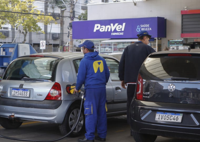 M&eacute;dia do litro do diesel ficou em R$ 7,41 e da gasolina em R$ 6,63