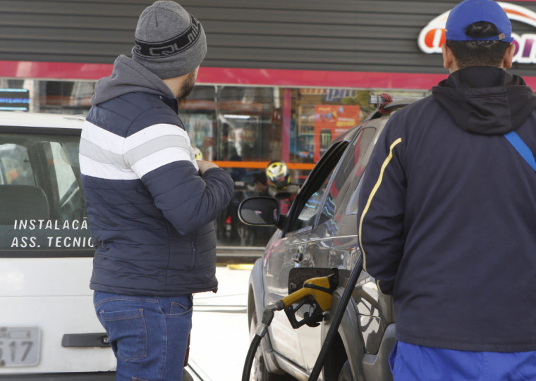 Combustíveis e lubrificantes, que vinham com queda, tiveram elevação de 3,1% em agosto