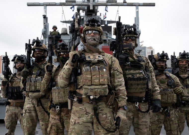 Operação Atlas é um exercício conjunto do Exército, da Marinha e da Aeronáutica no território amazônico