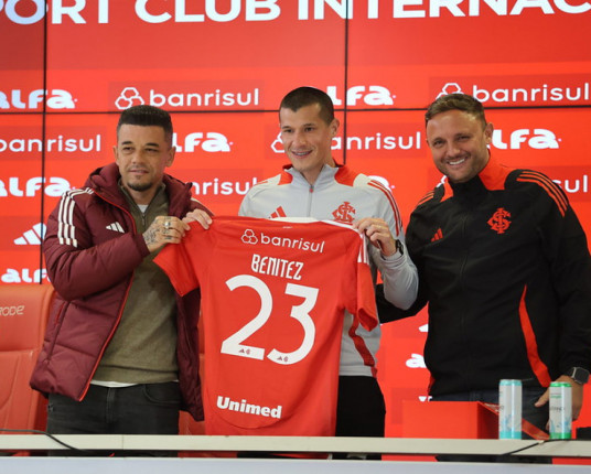 'Não foi difícil escolher o Inter', afirma Benítez em sua apresentação