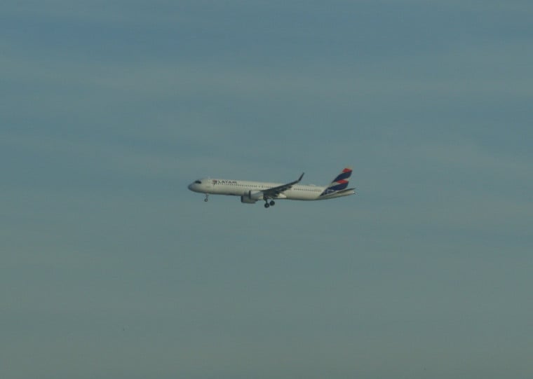 Até o momento do fechamento dessa matéria, às 17:48 foram identificados a mudança na partida de 11 voos: sendo 8 com atraso e 3 cancelados.