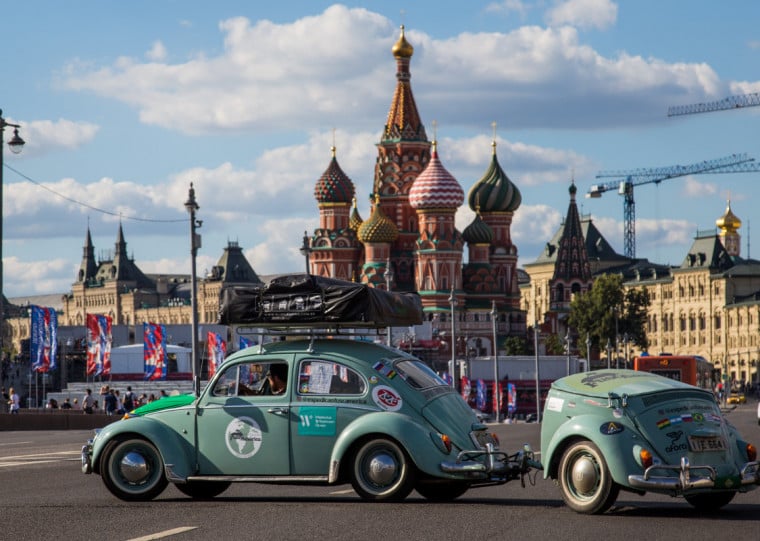 Cena do documentário O mundo cabe em um Fusca, que narra os 12 anos de viagens do fotógrafo Nauro Júnior a bordo de um Volkswagen 1968 | Caio Passos/Divulgação/Cidades