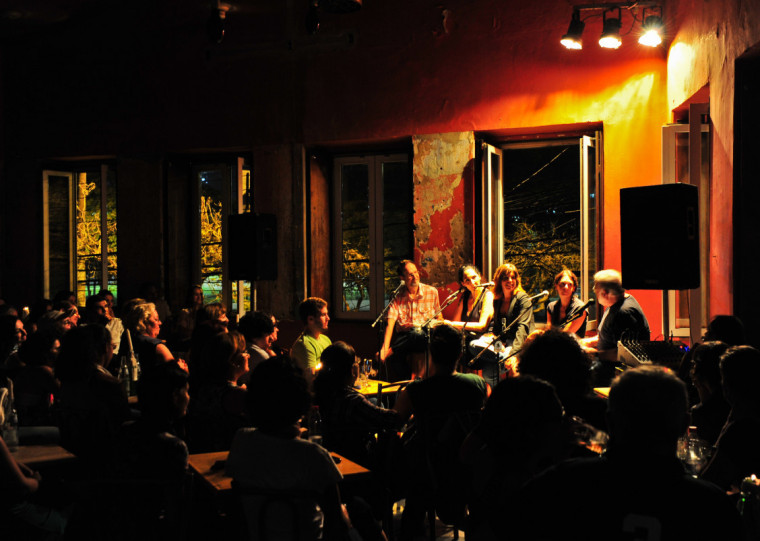 O Sarau Elétrico ocorre todas as terças-feiras, às 20h, no Bar Ocidente