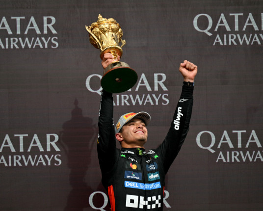 Norris vence corrida emocionante em Silverstone com 1º pódio de Hulkenberg