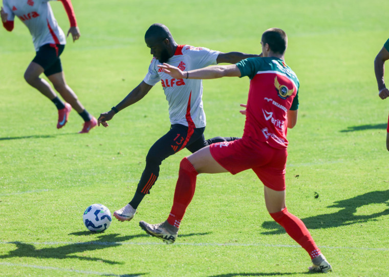 Autor de dois gols, Valencia foi destaque na vitória contra o Brasil de Farroupilha