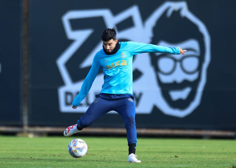 Villasanti deve iniciar entre os titulares contra o Zeca