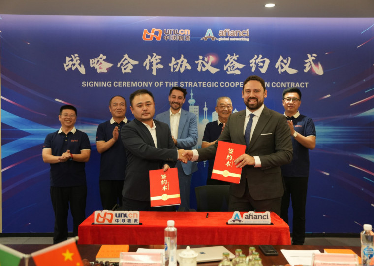 Radamés Parmeggiani, CEO da Afianci (D), destaca os benefícios que a parceria introduzirá no mercado