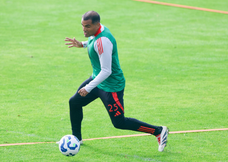 Mercado se recuperou da lesão e se torna opção para Roger 