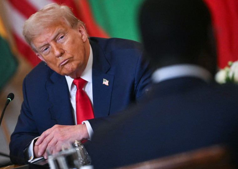 O presidente dos Estados Unidos, Donald Trump informou que as regras serão aplicadas a partir de 1º de agosto