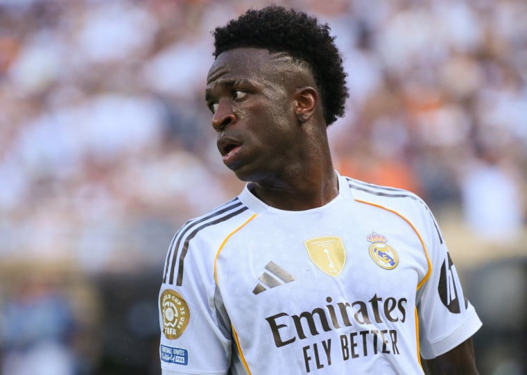 Atacante francês disse que Vini sofre uma pressão exagerada em Madri