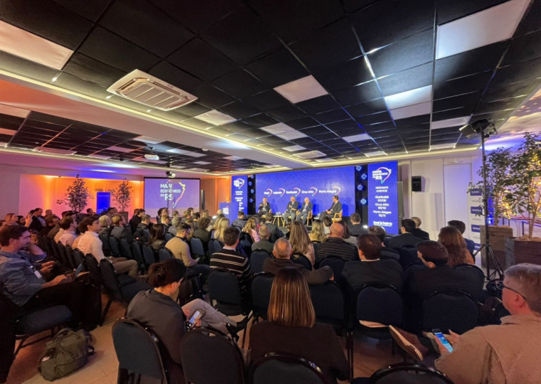 Mais de 100 lideranças participaram de painel na Associação Comercial e Industrial de Lajeado