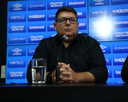 Vice de futebol do Grêmio enfatiza melhoras com Mano Menezes: 'É notória a evolução do time'