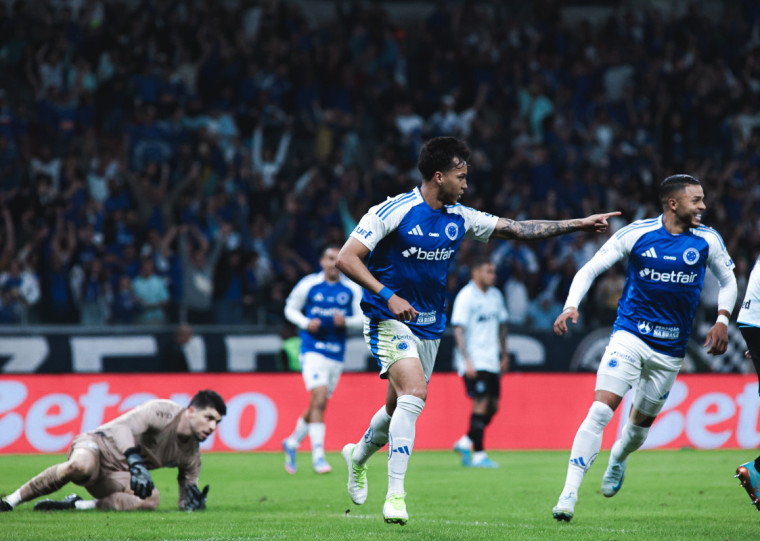 Kaio Jorge foi o artilheiro da noite com um hat-trick sobre os gaúchos
