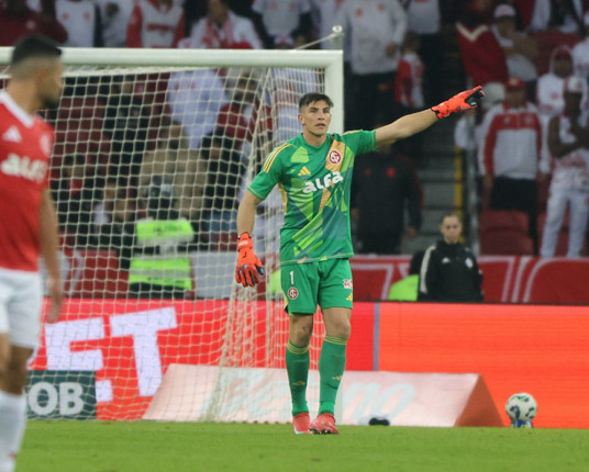 Rochet fecha o gol do Inter e justifica clamor pelo seu retorno