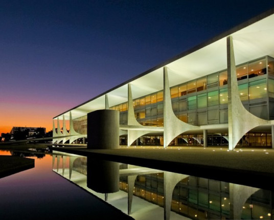 Lula sanciona corte de incentivos e veta R$ 2 bi em emendas