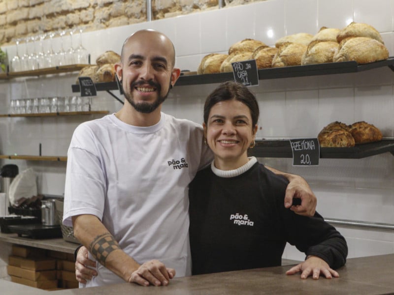 Aky're e Carolina s&atilde;o os empreendedores &agrave; frente da P&atilde;o e Maria Foto: BRENO BAUER/JC