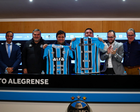 Emocionado, Marcelo Marques anuncia doação total da Arena ao Grêmio