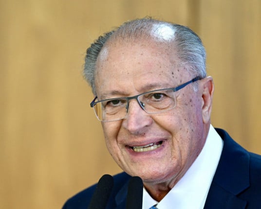 Alckmin diz que decisão de Trump eleva de 23% a 26% exportação brasileira livre de tarifa extra