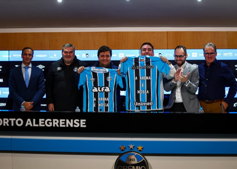 Anúncio foi feito juntamente com o presidente do Tricolor Alberto Guerra