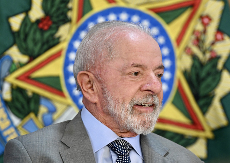 Donald Trump afirma haver déficit com o país, mas os EUA na verdade têm superávit comercial com os brasileiros