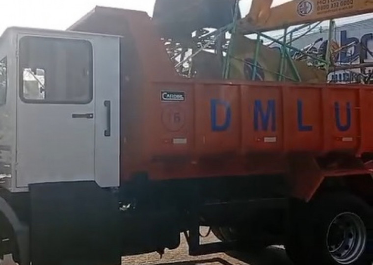 Carrinhos foram recolhidos pelo DMLU e descartados como 'inservíveis'