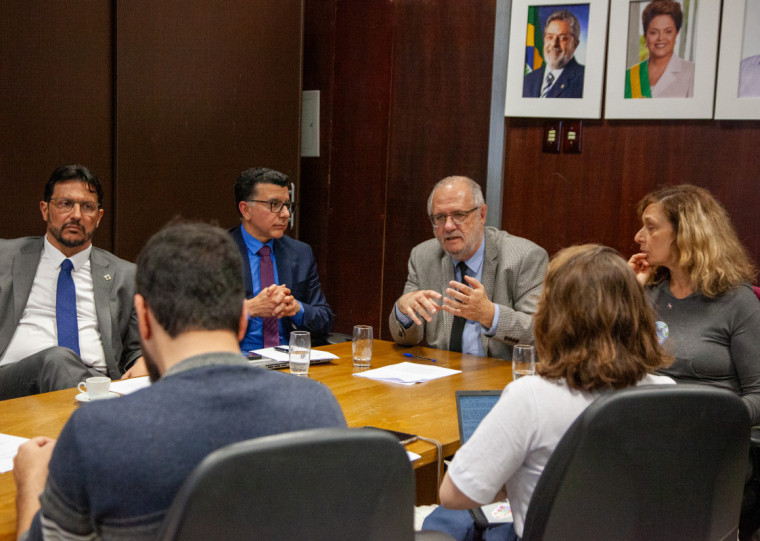 Deputados apresentaram propostas nesta quarta-feira (16)
