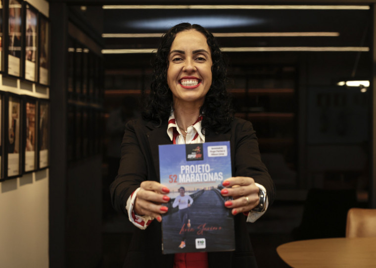 Livia Slaviero é autora do livro "Projeto 52 Maratonas", lançado neste ano