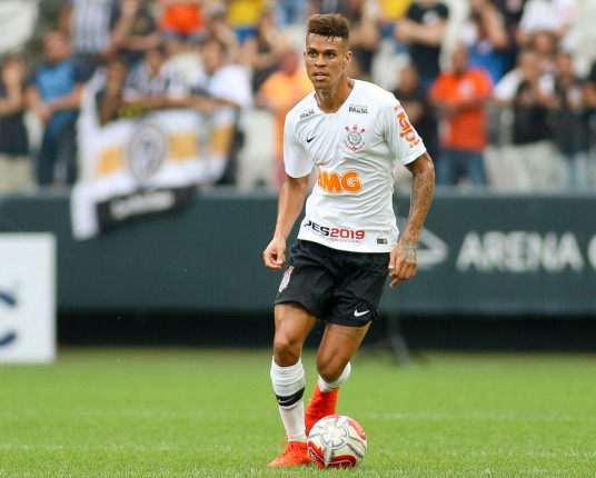 Inter anuncia contratação do volante Richard