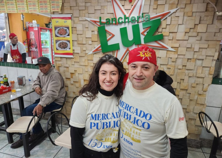 Luisa, filha de Geovane, da Lancheria Luz do Mercado Público, foi estudar na Austrália