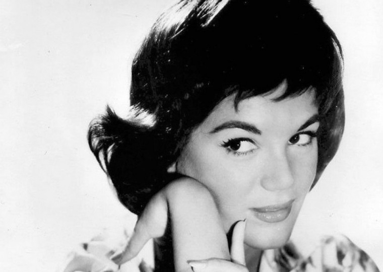 Cantora, que recentemente viralizou no TikTok, emplacou 15 músicas nas mais tocadas da Billboard