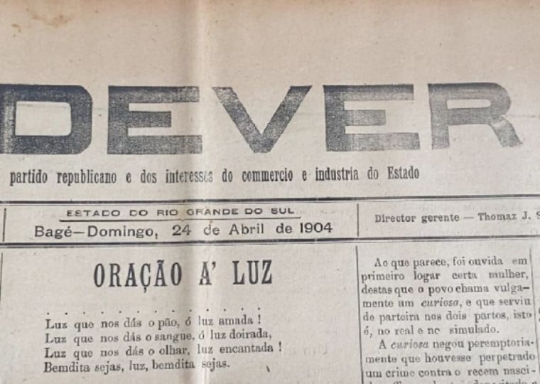 Jornal "O Dever", de 24 de abril de 1904, noticia a entrada, pelo porto do Rio Grande com destino a Bagé, do primeiro automóvel do RS | Joice Cougo/Especial/Cidades