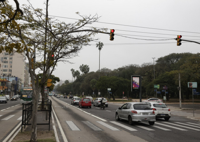 Edital prevê a instalação de medidores de velocidade do tipo fixo eletrônico controlador misto
