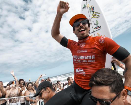 Yago Dora perde na final da etapa de Jeffreys Bay, mas avança à WSL Finals