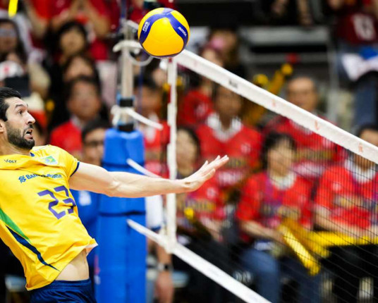 Seleção masculina de vôlei vence Japão e confirma vaga na fase final da Liga das Nações