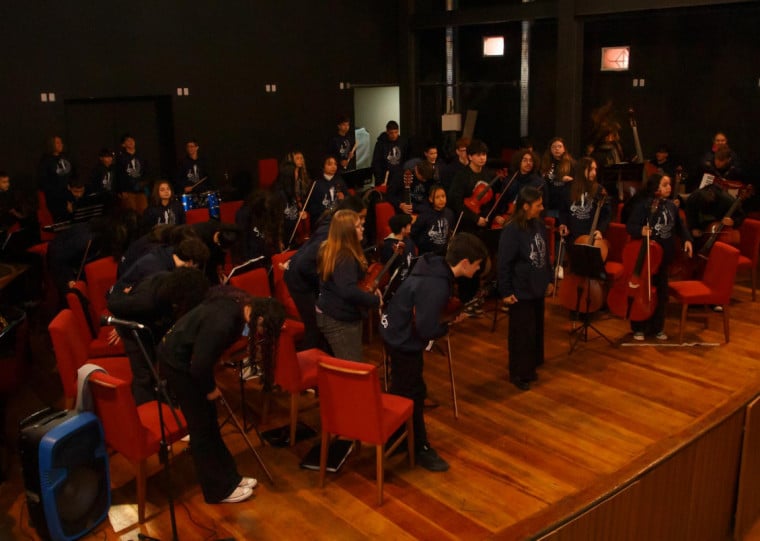 Fachada do Theatro Sete de Abril, em Pelotas, teve tapumes retirados no fim de junho; reabertura "simbólica" ocorreu no aniversário da cidade | Volmer Perez/Divulgação/Cidades