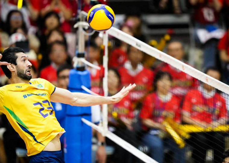 Japoneses ainda evitaram três match points, mas não conseguiram parar os brasileiros 