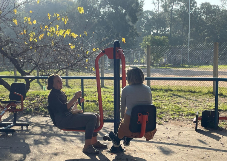 Neuza e Neiva contam que se conheceram fazendo academia ao ar livre no Parque Farroupilha há mais de dez anos, e são amigas desde então