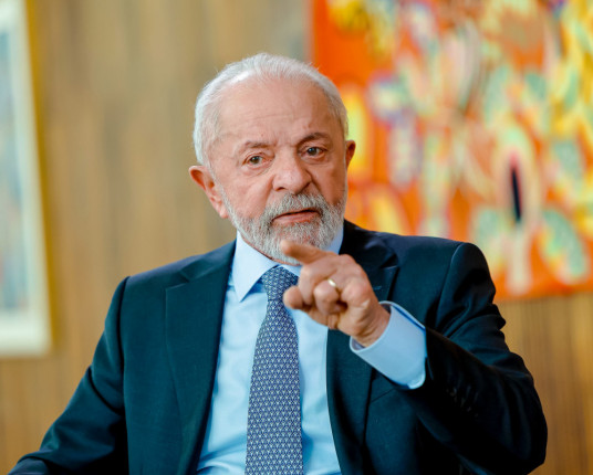 Lula diz que ministros do STF foram atingidos por mais uma medida arbitrária do governo dos EUA