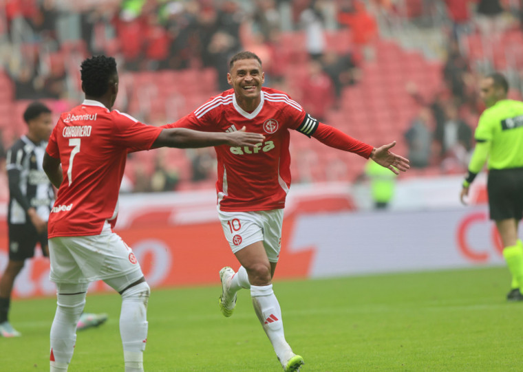Alan Patrick fez o gol da vitória para a equipe gaúcha neste domingo