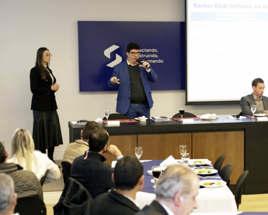 Economia brasileira não contribui no enfrentamento às tarifas