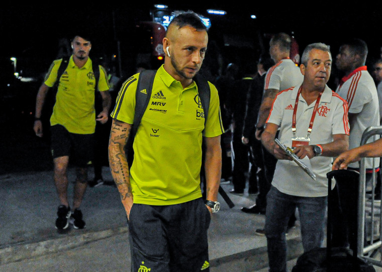 Lateral teve passagens por clubes como Grêmio, Flamengo e Bayern de Munique 