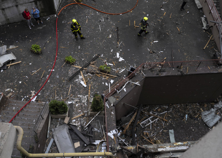 Em Kiev, centenas de pessoas que procuraram abrigo à noite na estação de metrô Lukianivska