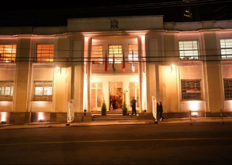 Im&oacute;vel fica localizado na rua Marc&iacute;lio Dias