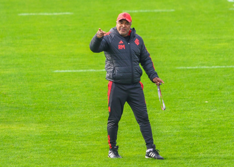 Time de Roger tem apenas quatro vitórias na competição, sendo todas no Beira-Rio 