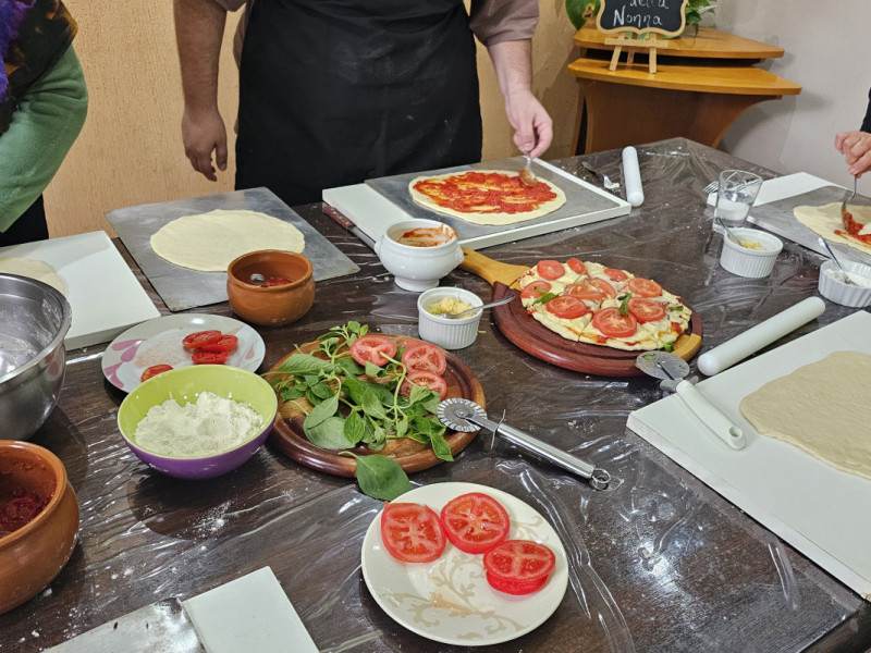 A Casa Della Nonna ensina italiano aos alunos através da prática da culinária típica do país Foto: SARAH OLIVEIRA/ESPECIAL/JC
