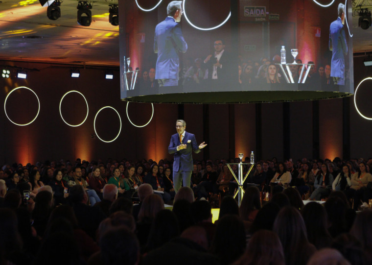Psicoterapeuta Leo Fraiman ministrou a palestra sobre saúde mental na educação 